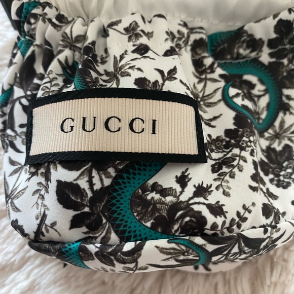 NWOT GUCCI Crystal Studded Butterfly Bracelet - Picture 7 of 8